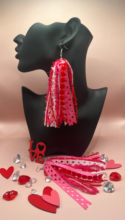 #10-8 Tassel Me, Honnee Pink red heart, pink and red