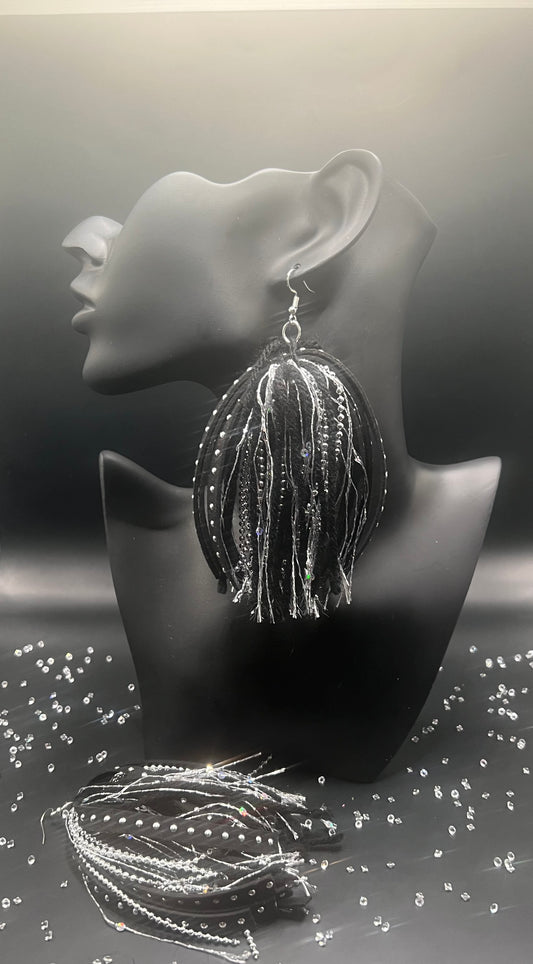 #13-1 Tassel Me, Honnee Black with silver circles, silver beads and thin silver strings