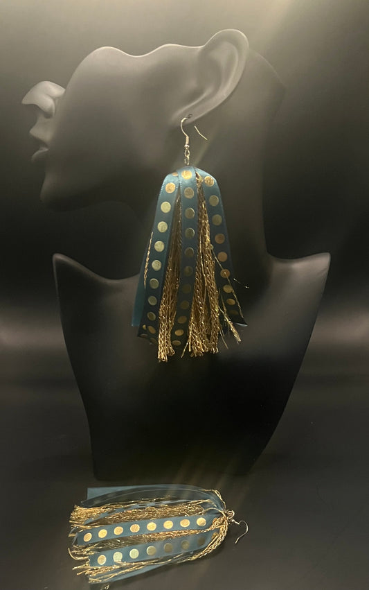 #00-1 Tassel Me, Honnee Teal and gold
